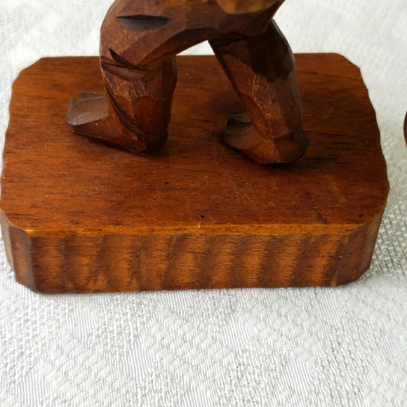 Vintage hand carved Asian water carrier - Picture 7 of 9